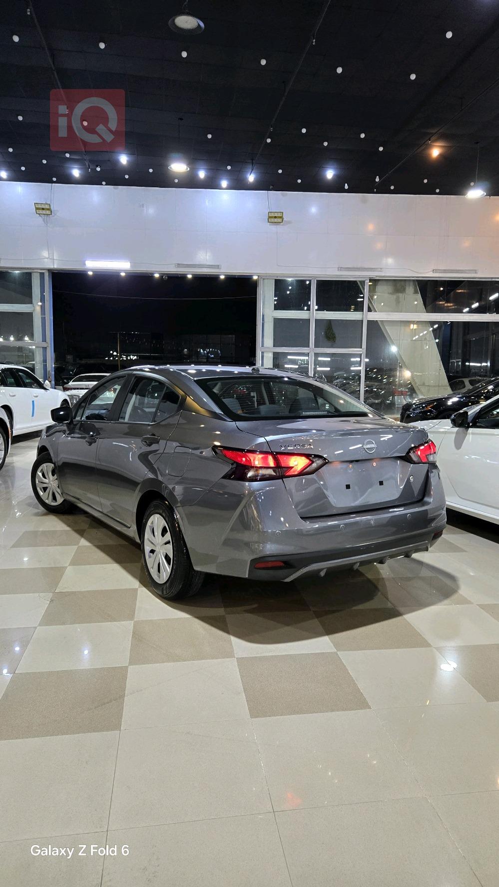 نيسان فيرسا